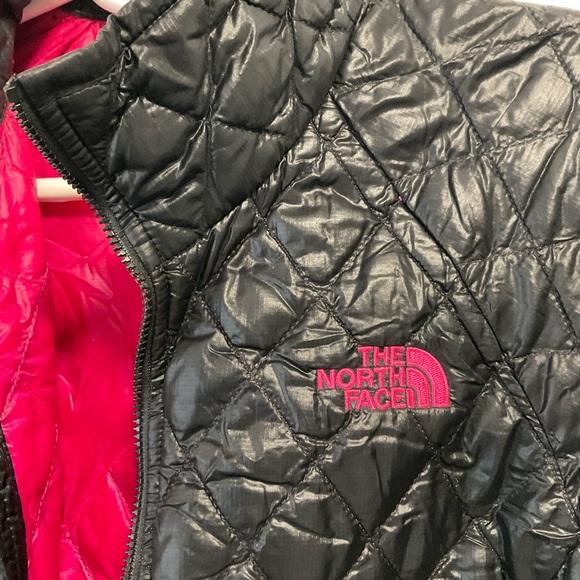 The North Face Women’s Quilted Insulated Jacket Black Pink Logo Size S - Picture 4 of 8
